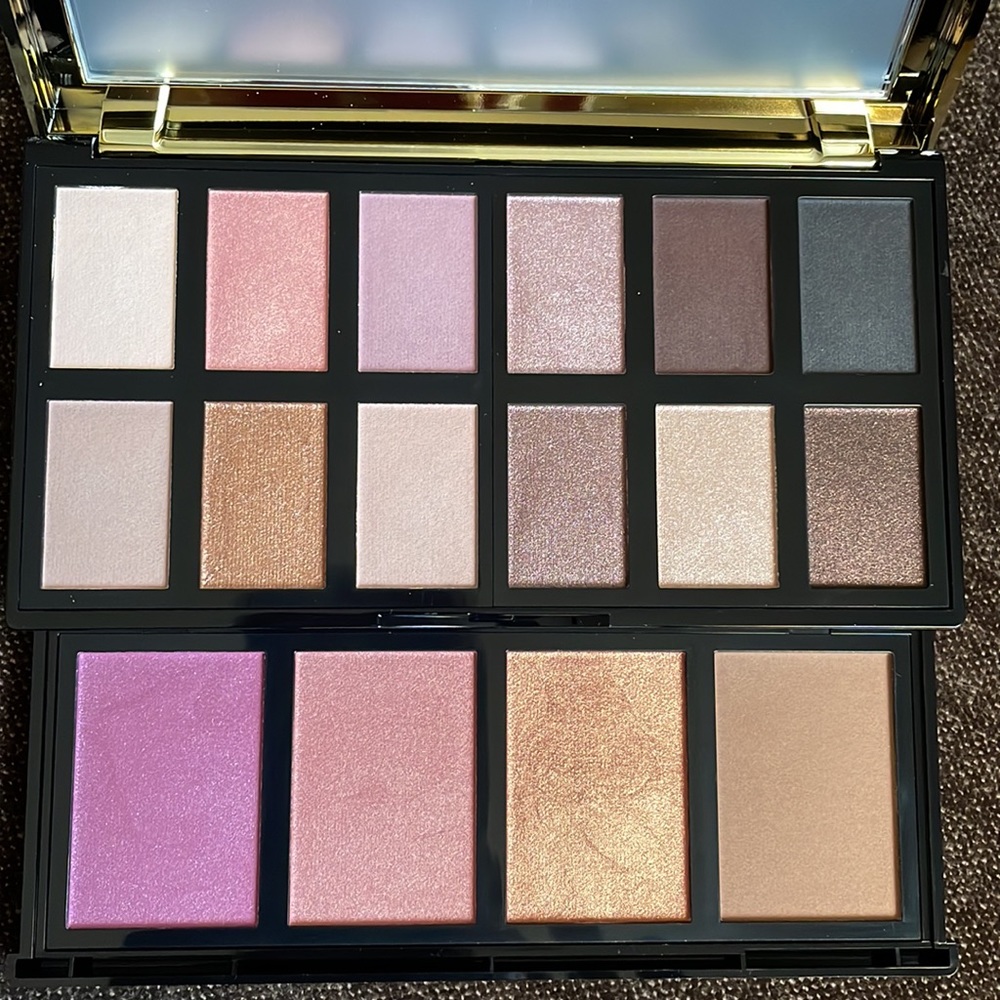 New Lancome Holiday 2022 Eye and Face Palette - Picture 2 of 6